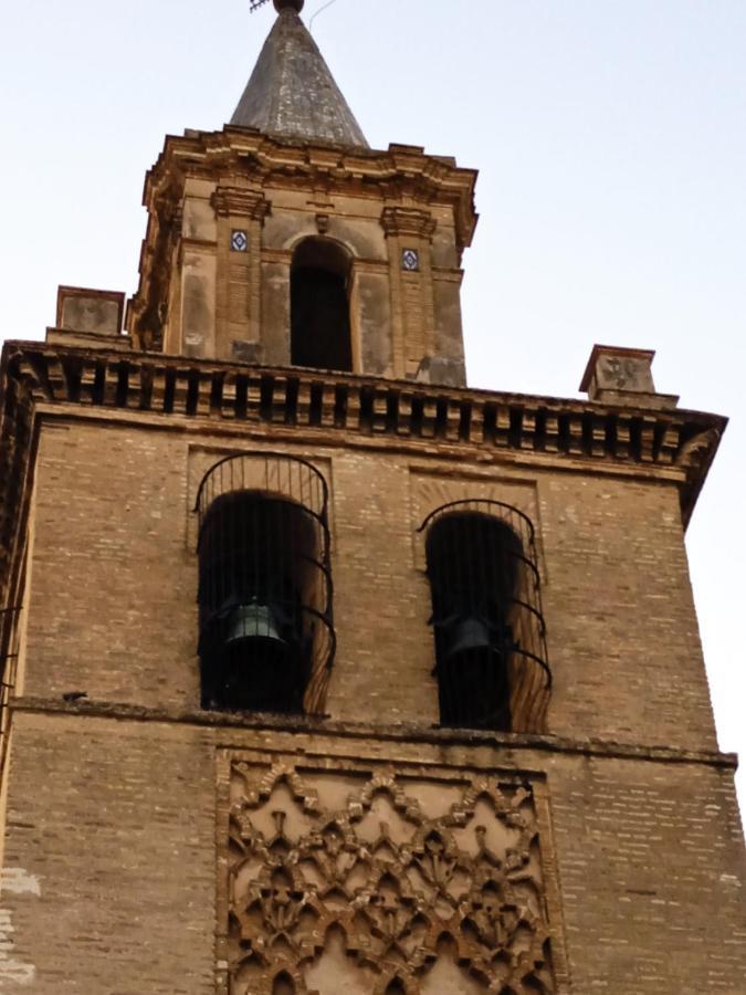 Apartamento Casco Antiguo Exterior Unico En Segunda Planta En Un Edificio De De Dos Plantas Seville Exterior photo